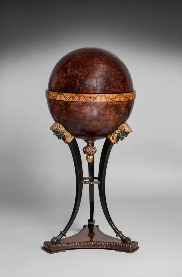 Table à ouvrage en forme de globe, Vienne, vers 1810
