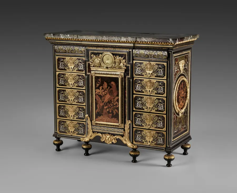 Cabinet à hauteur d'appui, vue 03 — Trois quarts droit