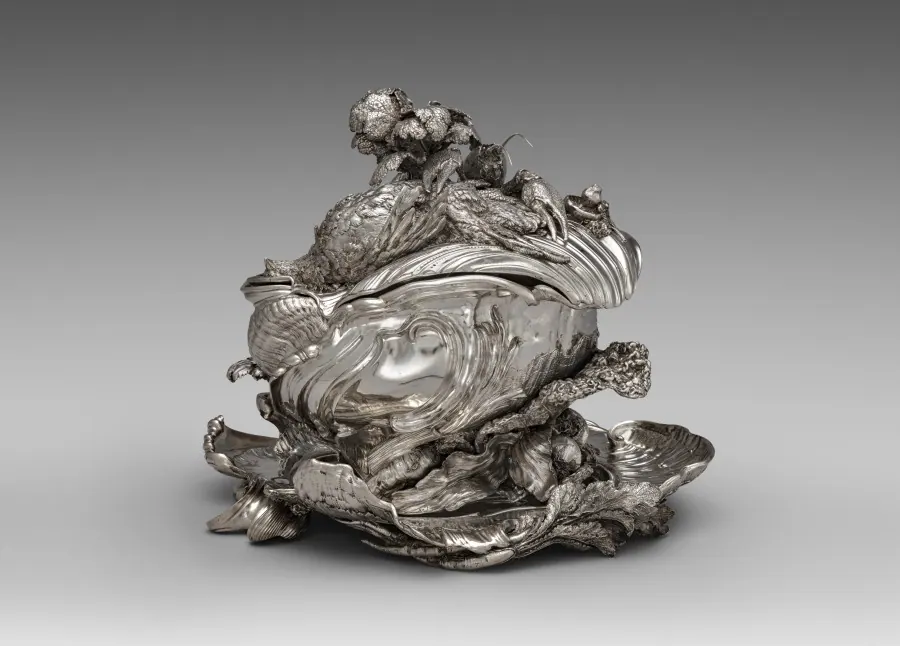 Pot-à-oille couvert sur plateau, argent, d'après Juste-Aurèle Meissonnier, Paris, 1735-1738