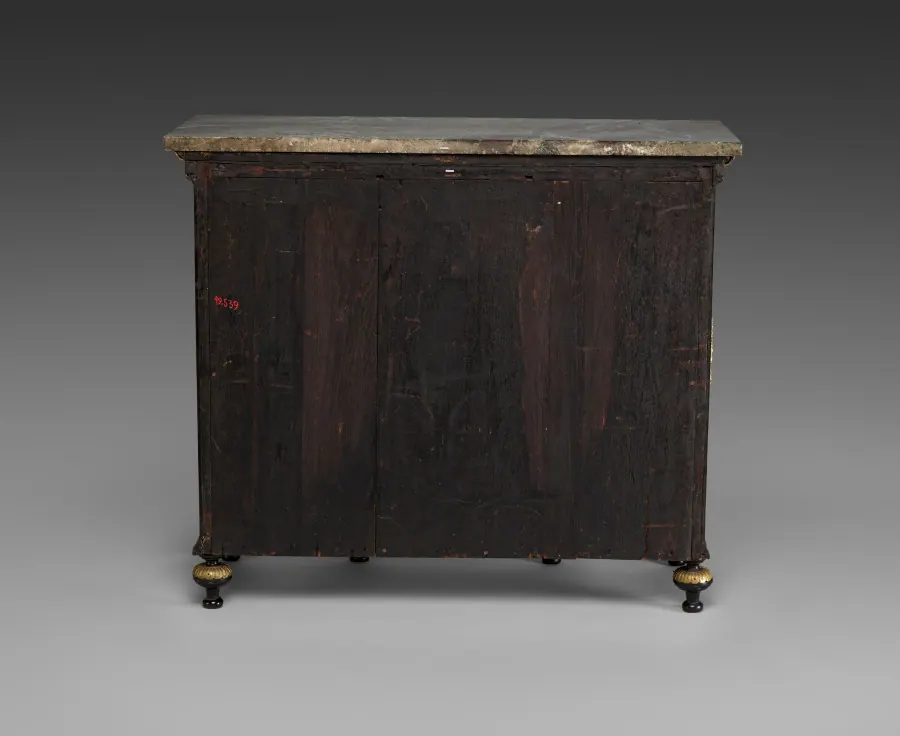 Cabinet à hauteur d'appui, vue 07 — Dos, bâti de chêne