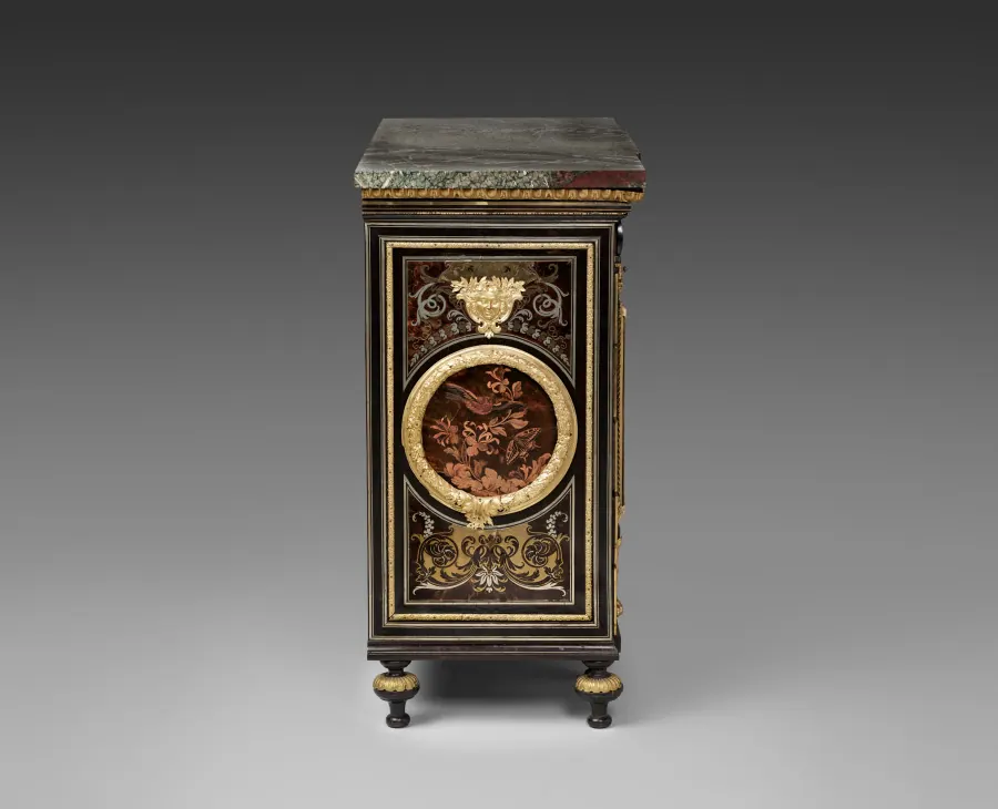 Cabinet à hauteur d'appui, vue 05 — Côté droit