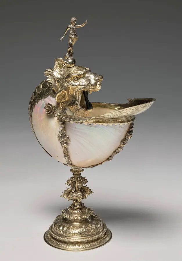 Coupe-nautile montée en argent doré, Delft, 1607