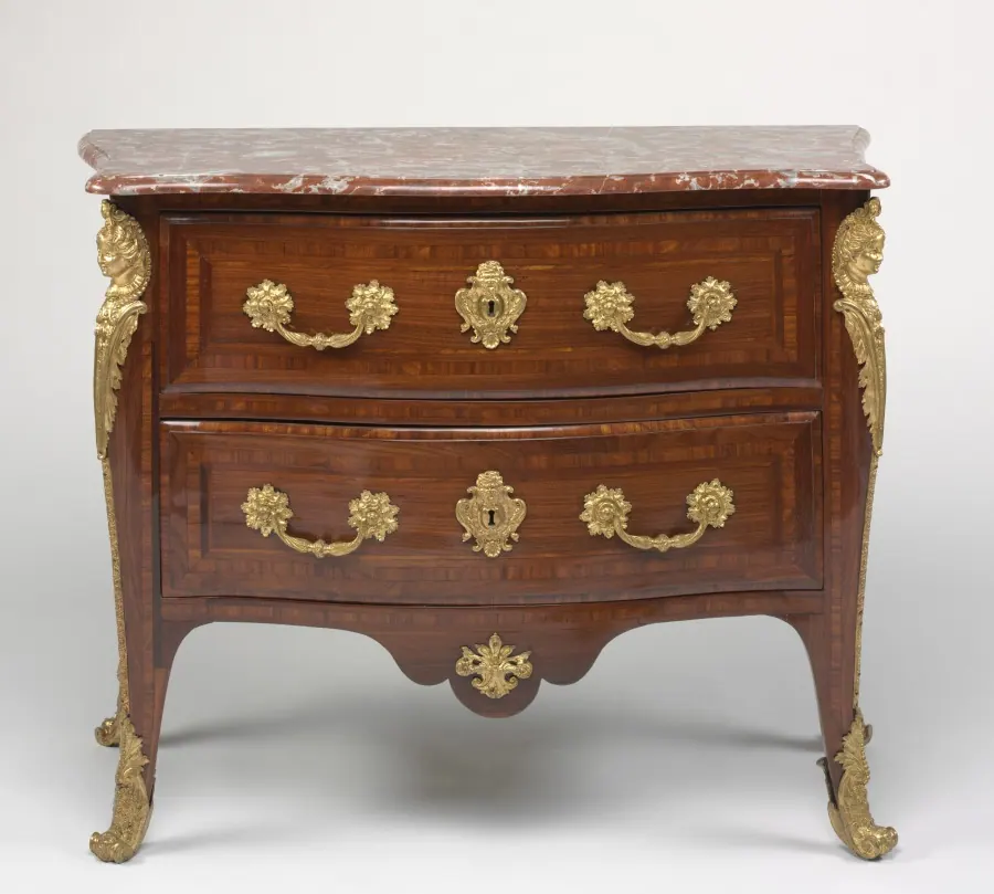 Commode en bois de violette, Paris, vers 1725