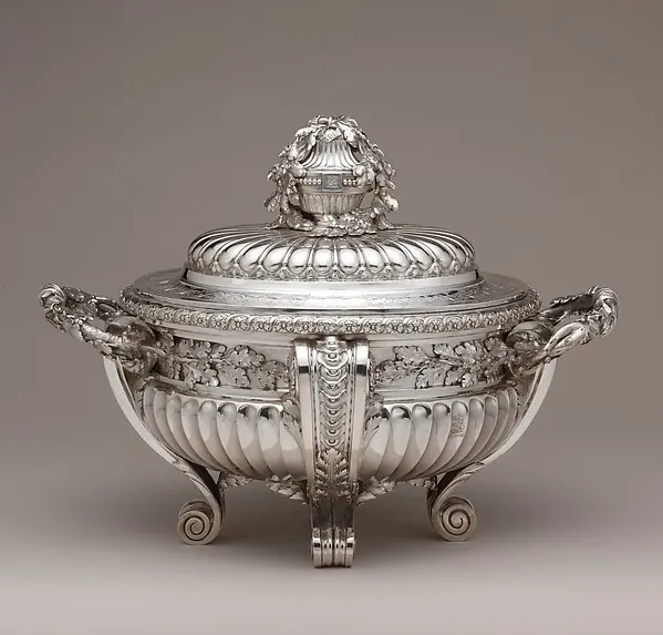 Terrine couverte en argent, Paris, 1775-1776